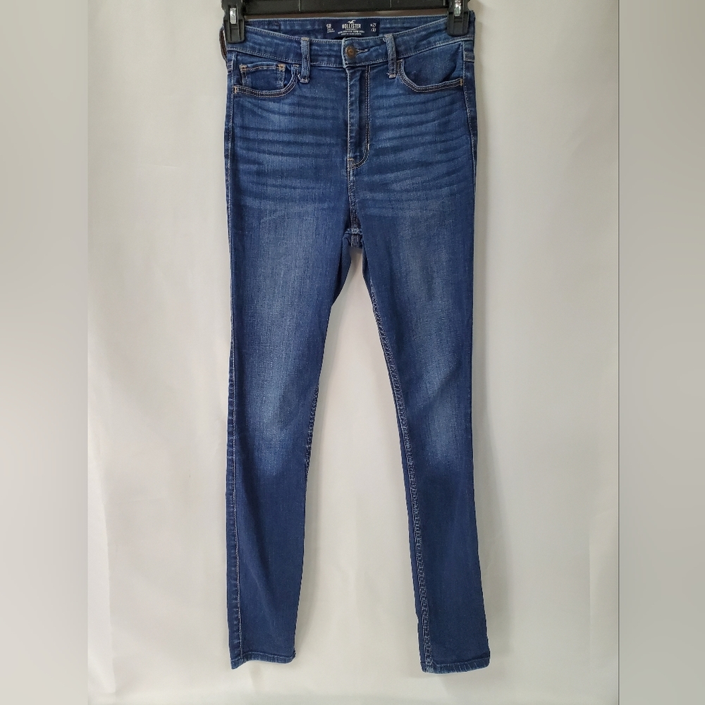 Hollister Jeans. Ultra high-rise, Super Skinny.